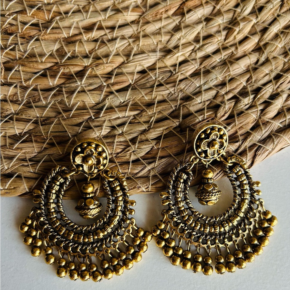 Elegant Joan Rivers Gold Earrings